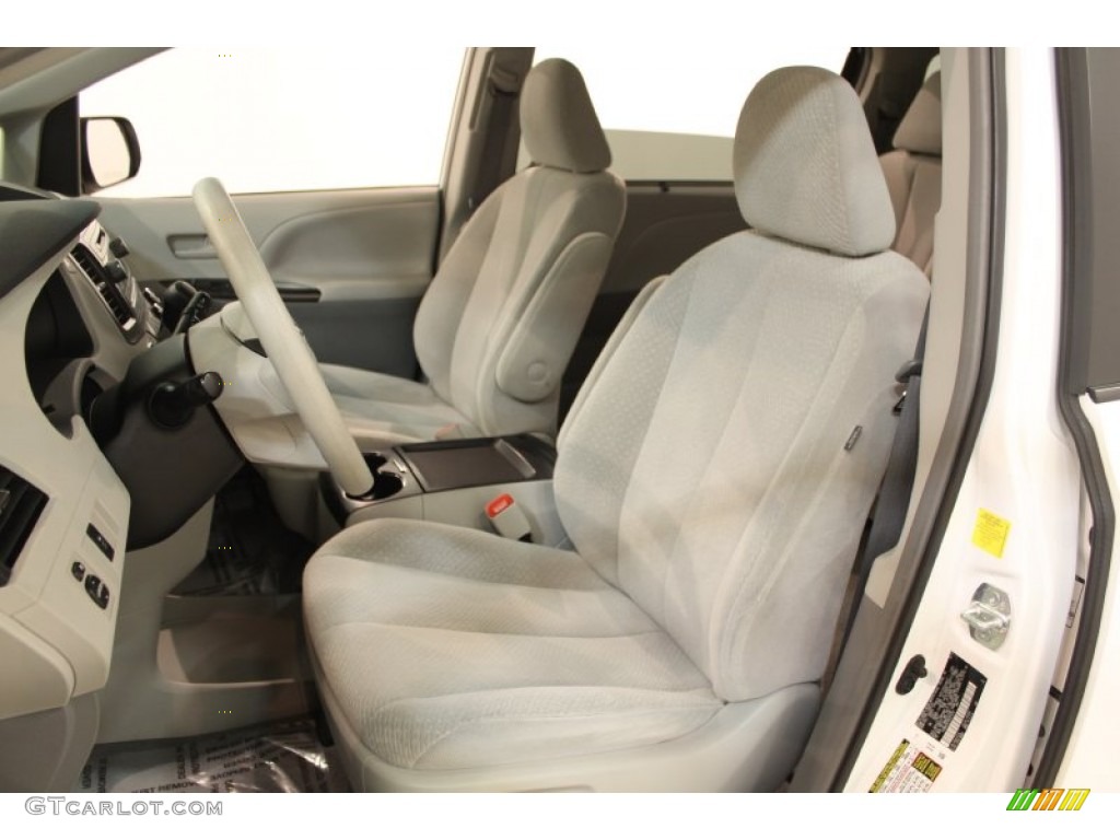 2011 Sienna LE - Super White / Light Gray photo #6