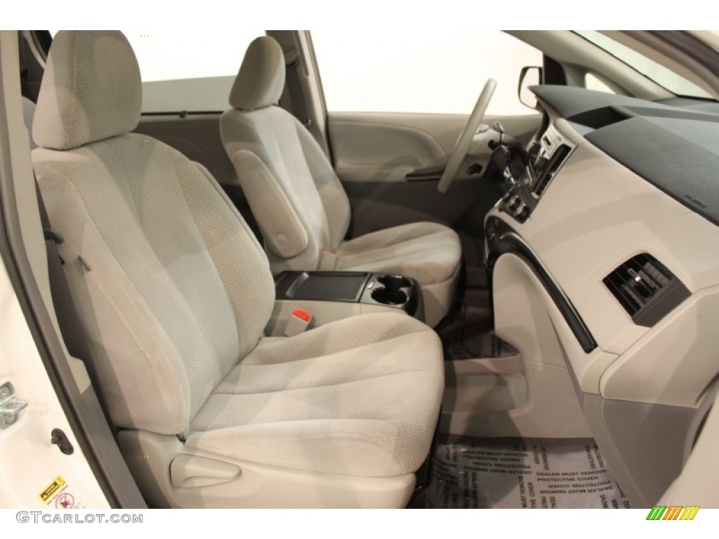 2011 Sienna LE - Super White / Light Gray photo #14