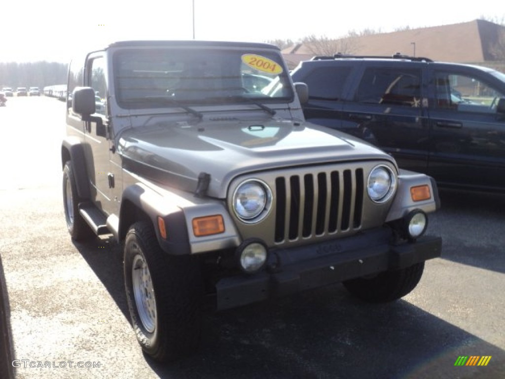 2004 Wrangler Sport 4x4 - Light Khaki Metallic / Khaki photo #3
