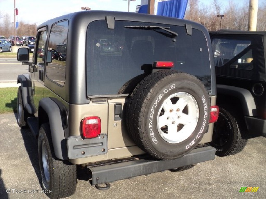 2004 Wrangler Sport 4x4 - Light Khaki Metallic / Khaki photo #4