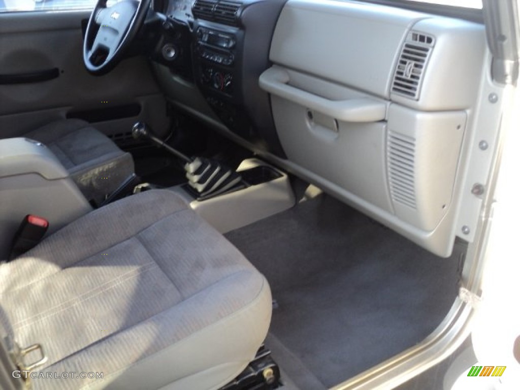 2004 Wrangler Sport 4x4 - Light Khaki Metallic / Khaki photo #13