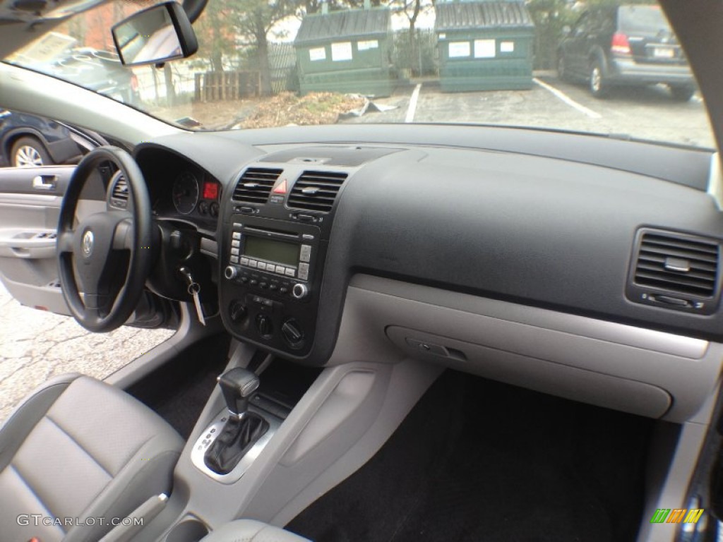 2007 Volkswagen Jetta 2.5 Sedan Dashboard Photos
