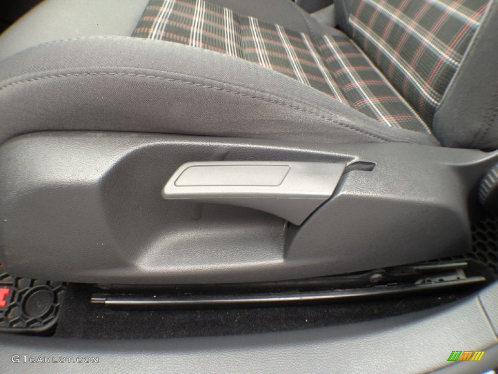 2009 Volkswagen GLI Sedan Front Seat Photos