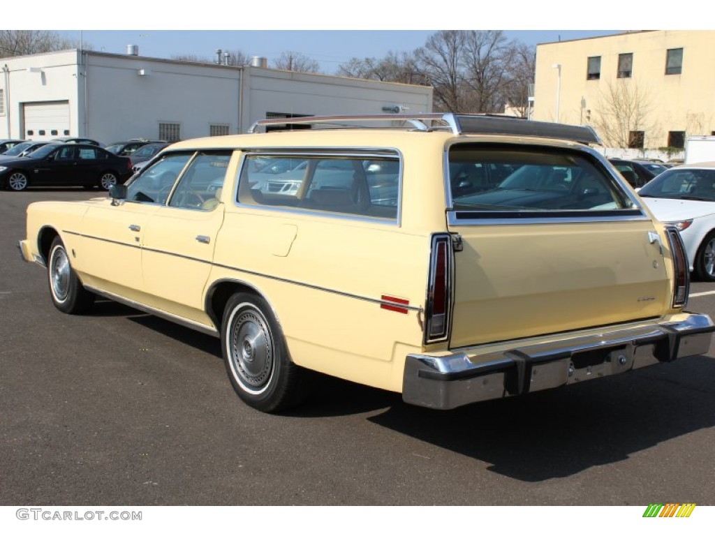 Antique Cream 1978 Ford LTD Wagon Exterior Photo #62843396