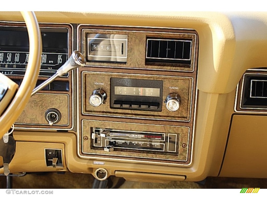 1978 Ford LTD Wagon Controls Photo #62843485