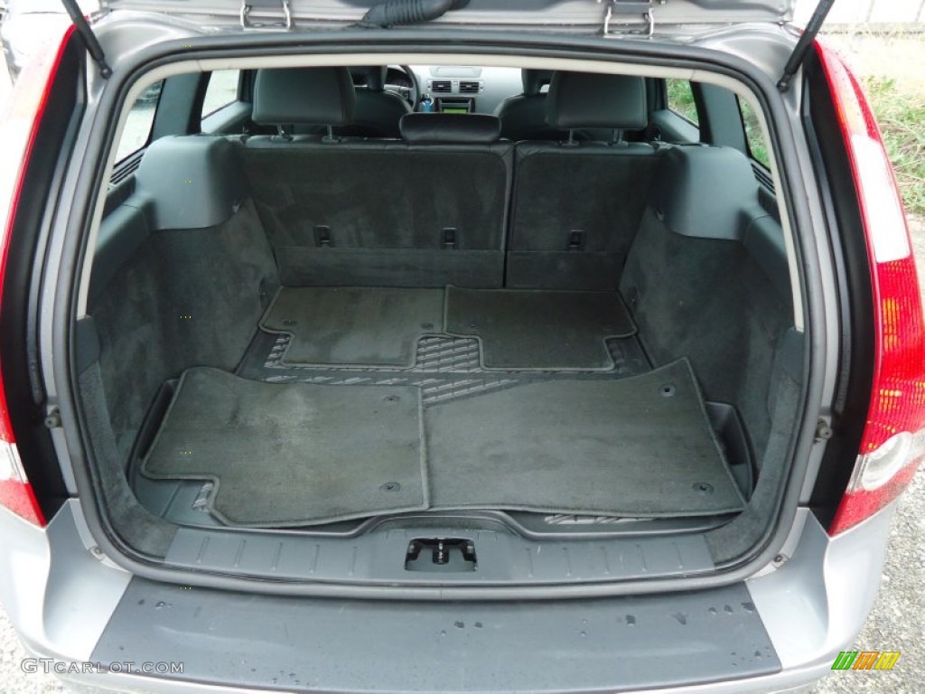 2006 Volvo V50 2.4i Trunk Photo #62845366