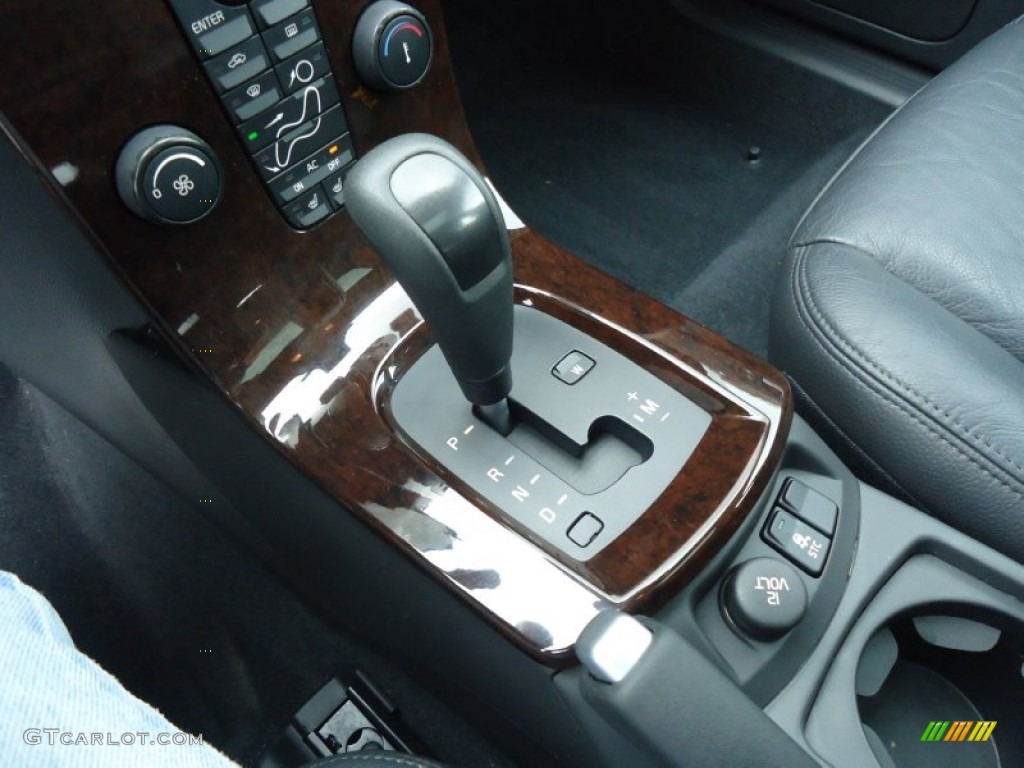 2006 Volvo V50 2.4i Transmission Photos