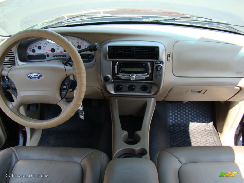 2005 Explorer Sport Trac Adrenalin - Black Clearcoat / Medium Dark Flint photo #17