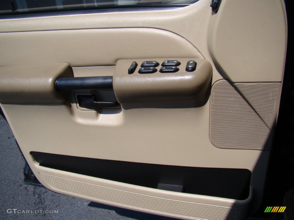 2005 Explorer Sport Trac Adrenalin - Black Clearcoat / Medium Dark Flint photo #20