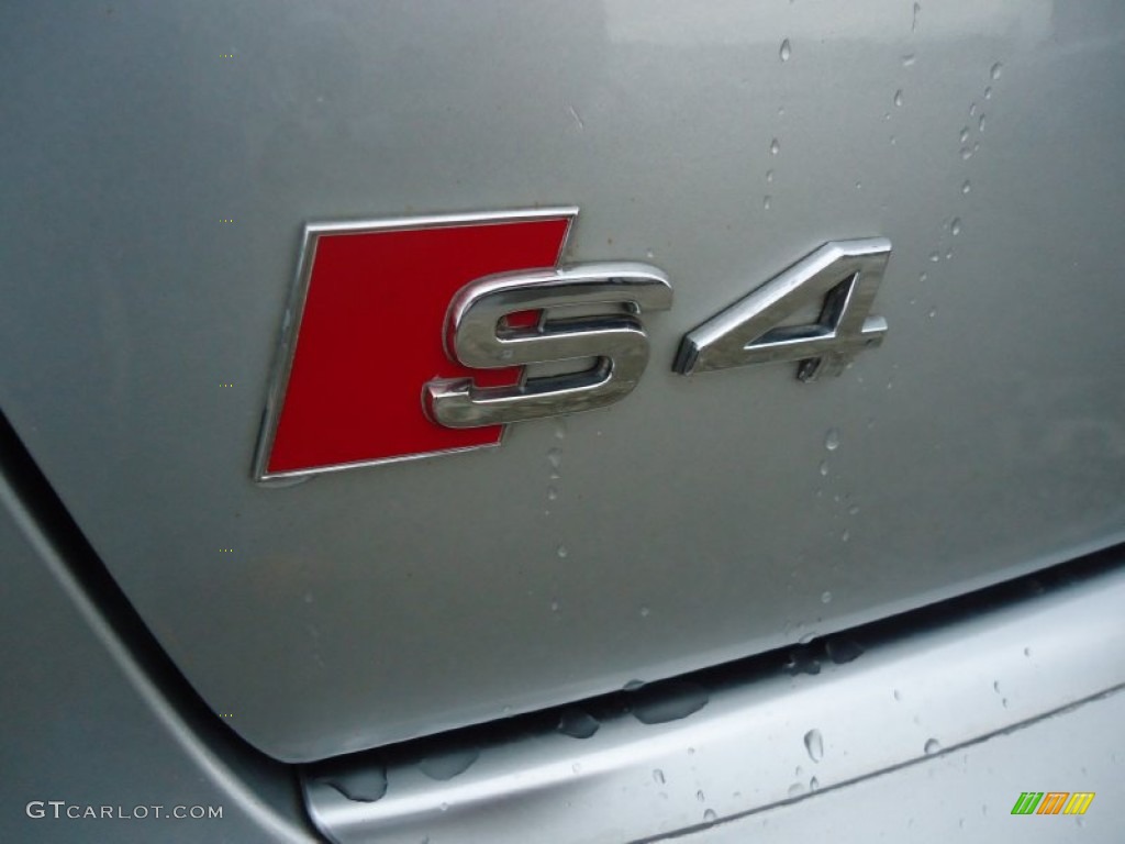 2007 Audi S4 4.2 quattro Sedan Marks and Logos Photos