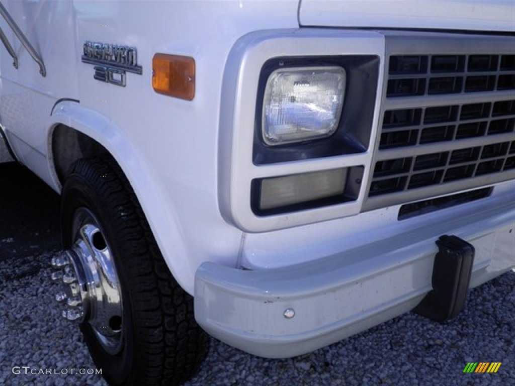 1996 Olympic White Chevrolet Chevy Van G30 Service Truck 62840507