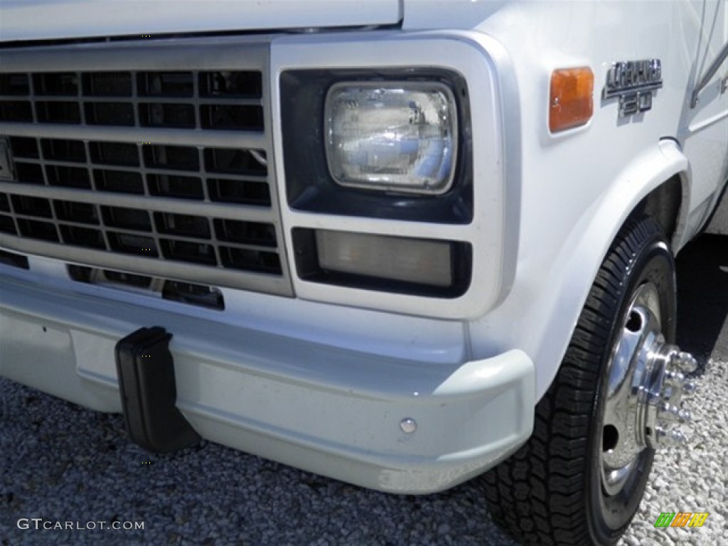 1996 Olympic White Chevrolet Chevy Van G30 Service Truck 62840507
