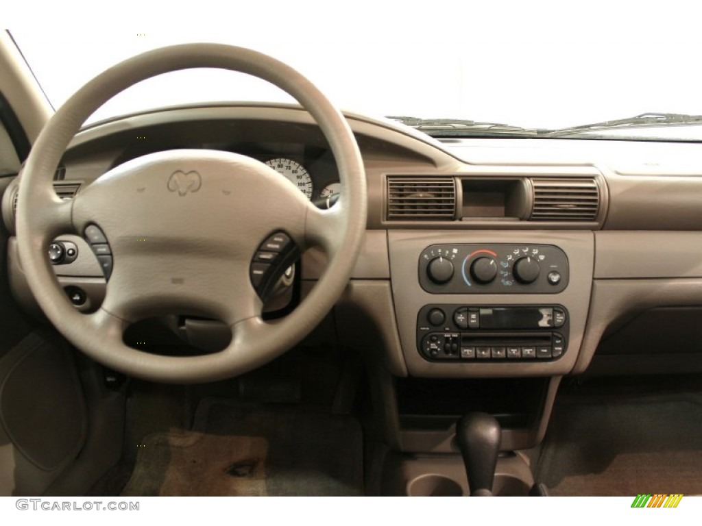 2004 Dodge Stratus SXT Sedan Taupe Dashboard Photo #62861686