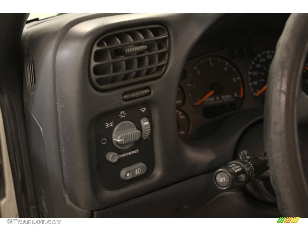 1999 S10 LS Regular Cab 4x4 - Light Pewter Metallic / Graphite photo #7