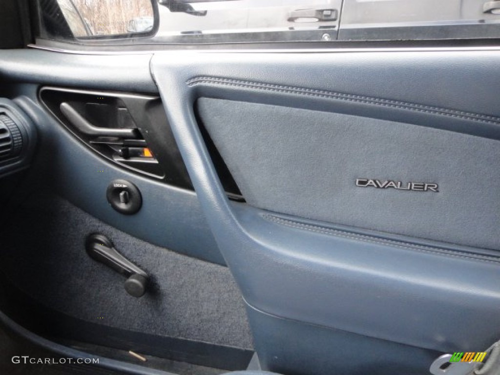 1992 Cavalier VL Coupe - Light Sapphire Blue Metallic / Blue photo #12