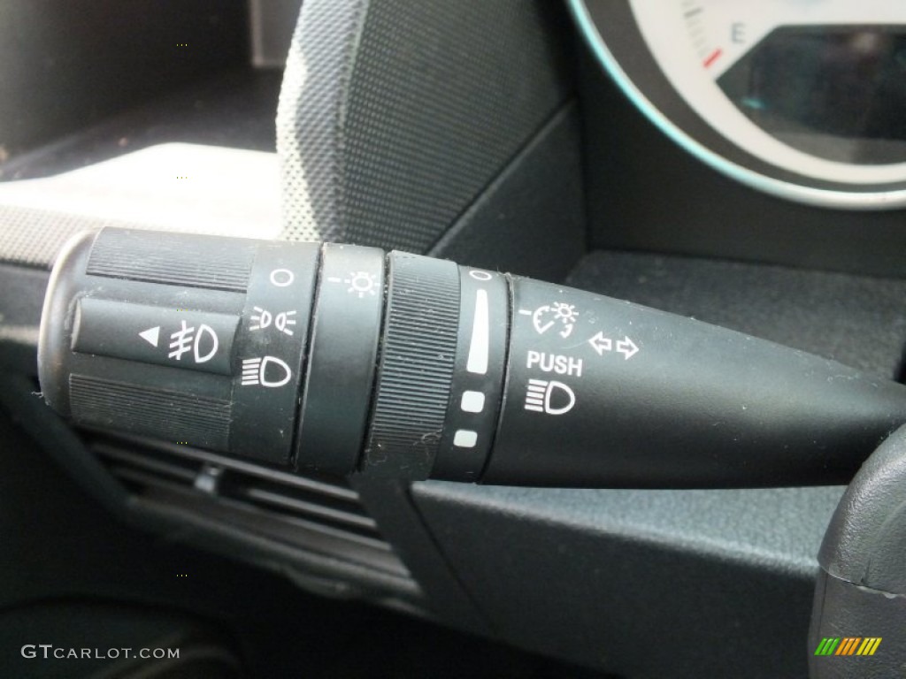 2009 Dodge Caliber SXT Controls Photo #62868986