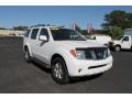 2006 Avalanche White Nissan Pathfinder SE  photo #3