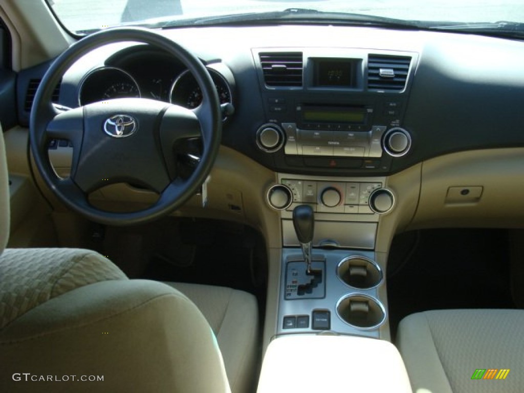 2010 Highlander V6 4WD - Black / Sand Beige photo #9