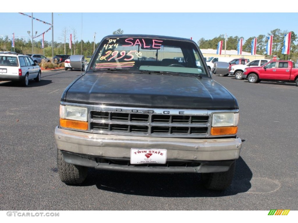 1994 Dakota SLT Extended Cab 4x4 - Black / Gray photo #2