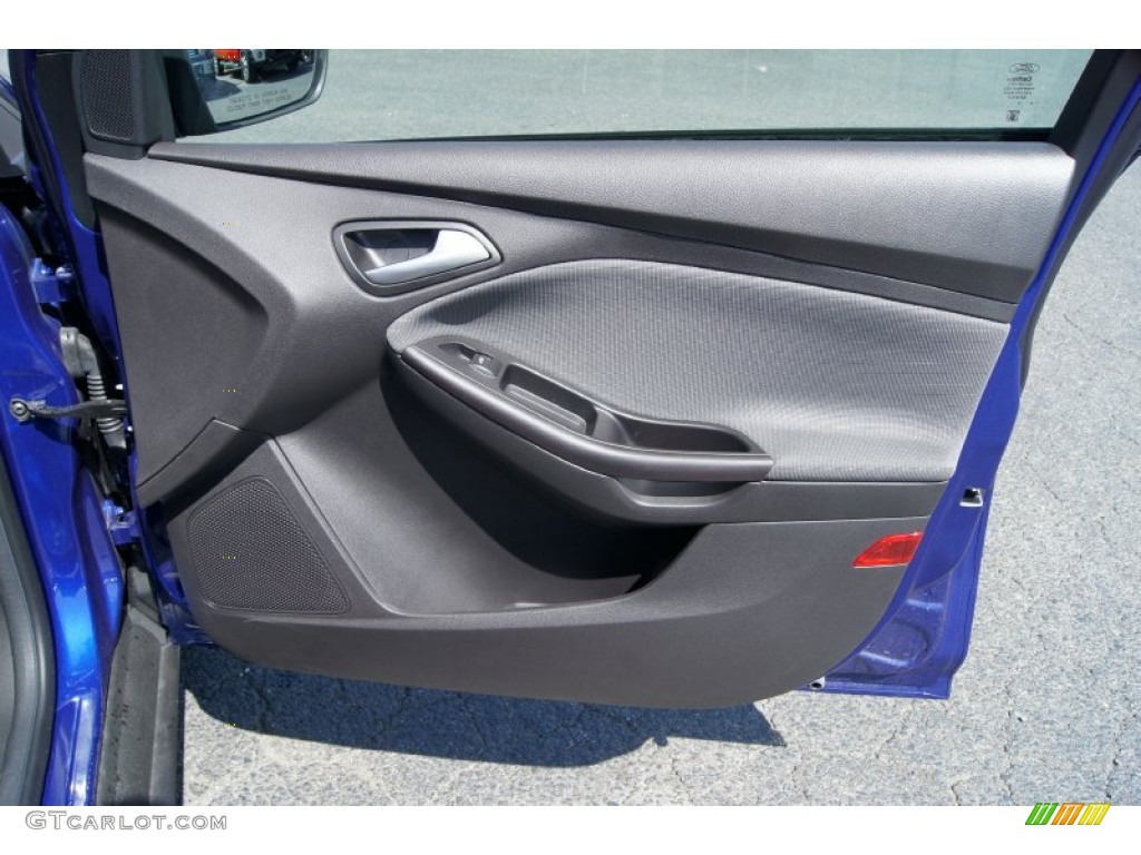 2012 Focus SE Sedan - Sonic Blue Metallic / Charcoal Black photo #13