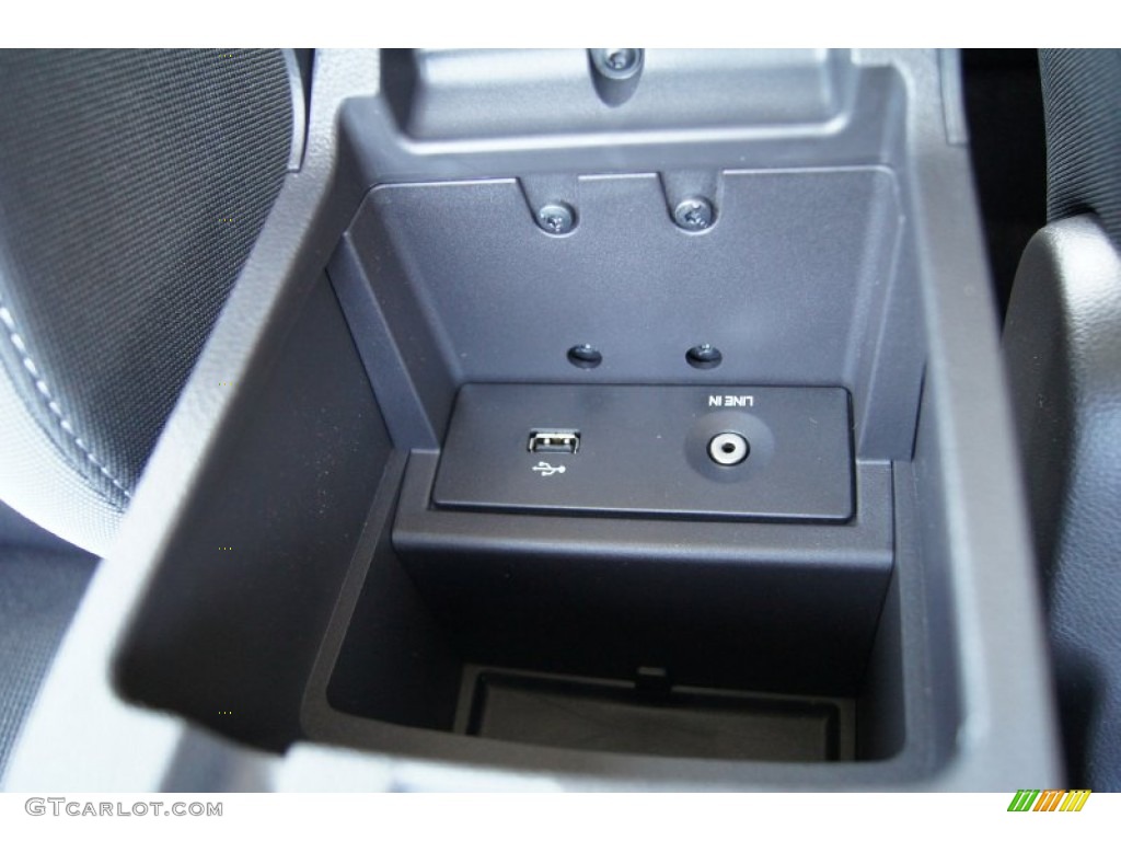 2012 Focus SE Sedan - Sonic Blue Metallic / Charcoal Black photo #27
