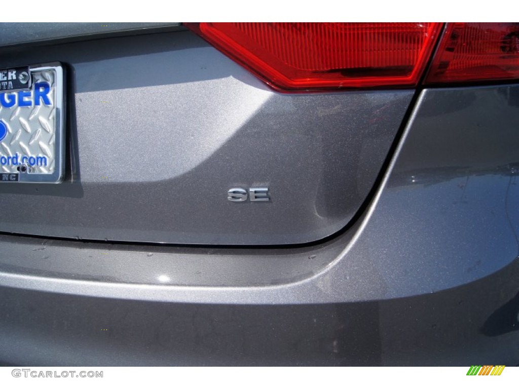 2012 Focus SE Sedan - Sterling Grey Metallic / Charcoal Black photo #15