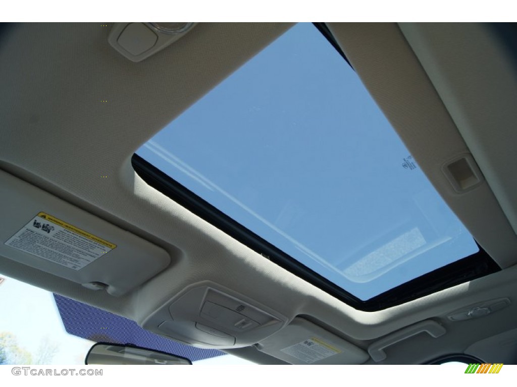 2012 Focus SE Sedan - Sterling Grey Metallic / Charcoal Black photo #19