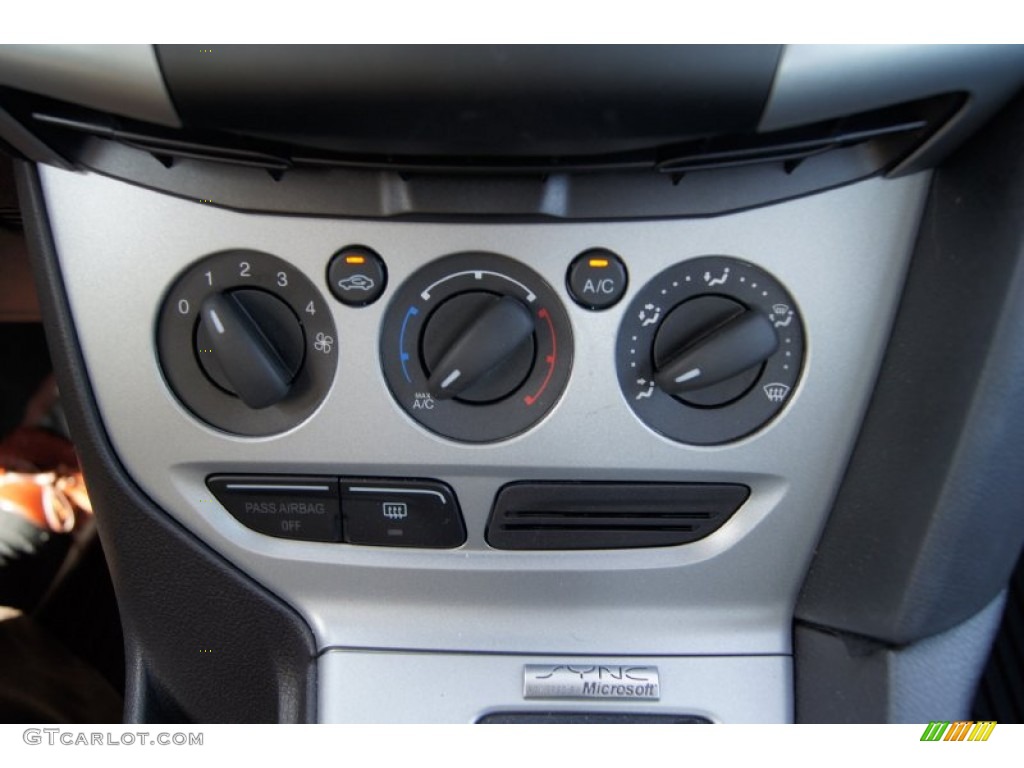 2012 Focus SE Sedan - Sterling Grey Metallic / Charcoal Black photo #26