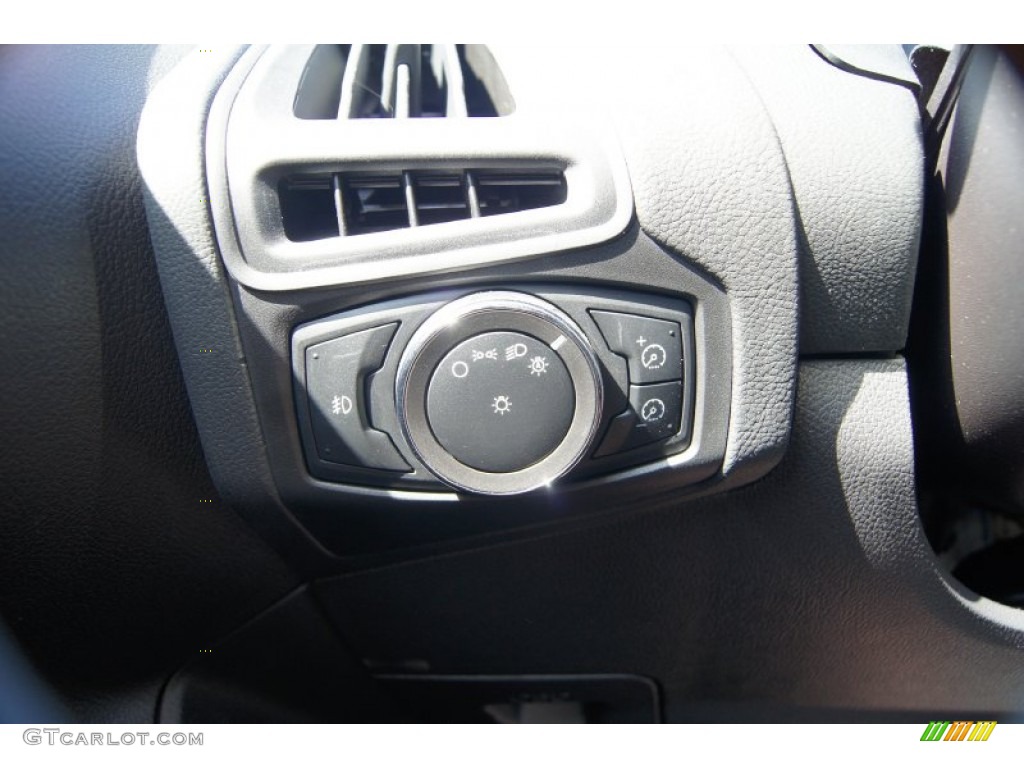 2012 Focus SE Sedan - Sterling Grey Metallic / Charcoal Black photo #31