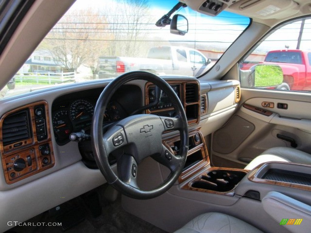 2003 Suburban 2500 LT 4x4 - Light Pewter Metallic / Tan/Neutral photo #18