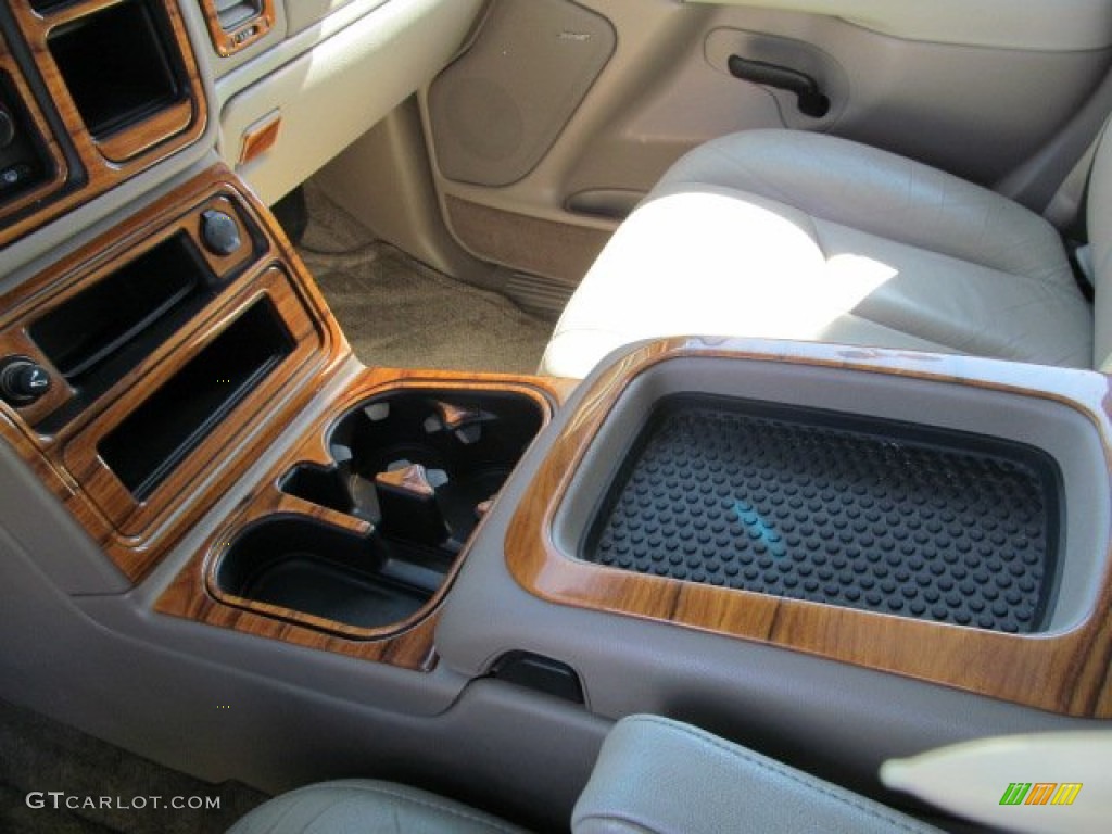 2003 Suburban 2500 LT 4x4 - Light Pewter Metallic / Tan/Neutral photo #21