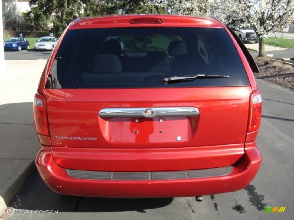 Inferno Red Pearl 2005 Chrysler Town & Country LX Exterior Photo #62891472
