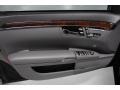 Black - S 550 Sedan Photo No. 12