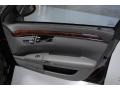 Black - S 550 Sedan Photo No. 18