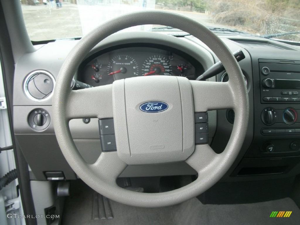 2007 Ford F150 XLT SuperCab 4x4 Medium Flint Steering Wheel Photo #62894654