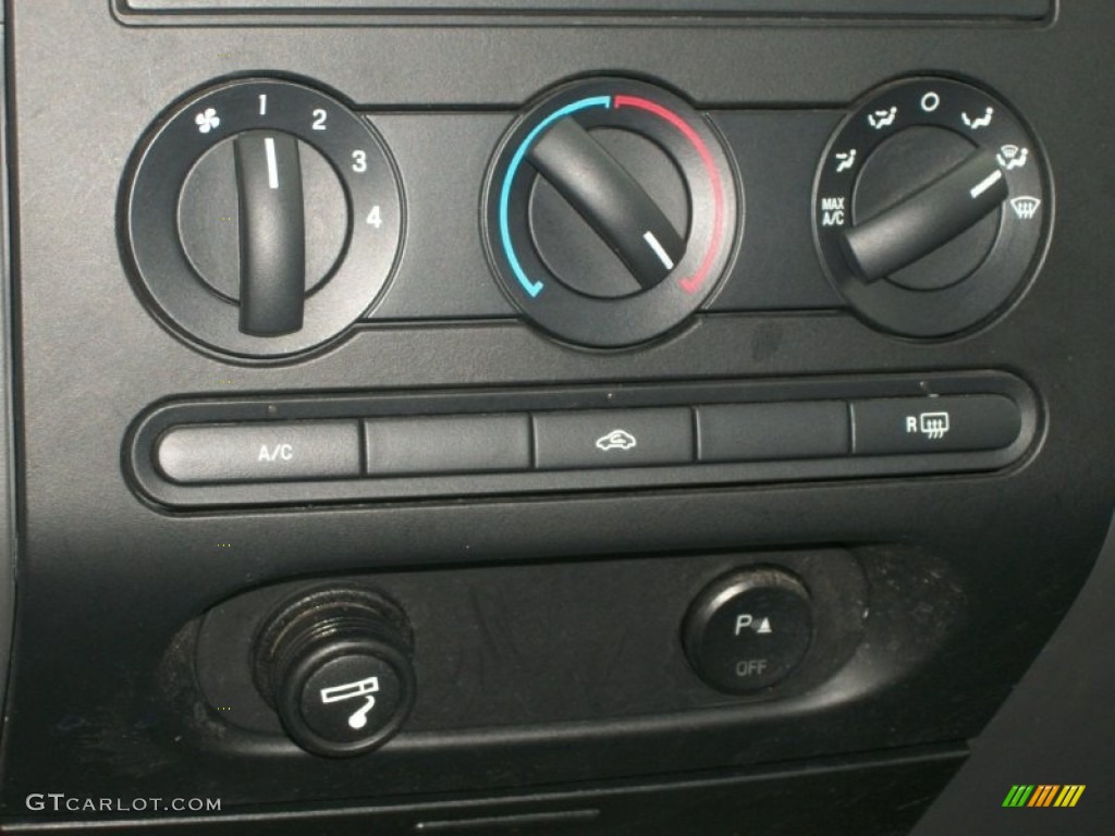 2007 Ford F150 XLT SuperCab 4x4 Controls Photo #62894687