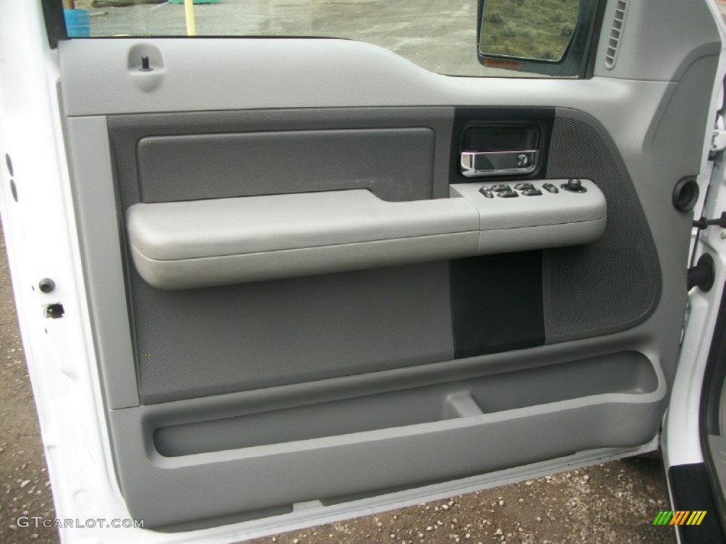 2007 Ford F150 XLT SuperCab 4x4 Medium Flint Door Panel Photo #62894724