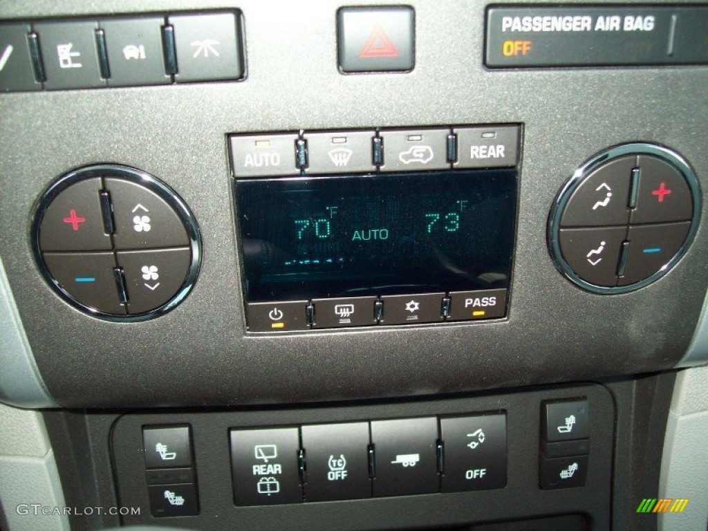 2012 Chevrolet Traverse LT Controls Photo #62895171