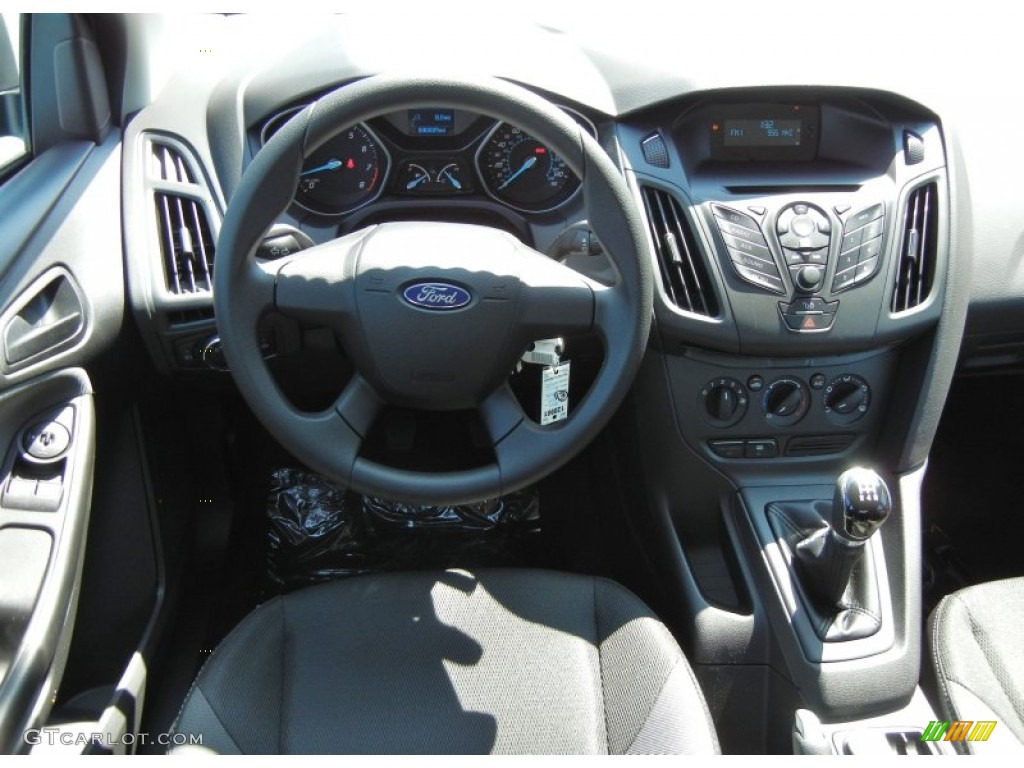 2012 Focus S Sedan - Oxford White / Charcoal Black photo #7