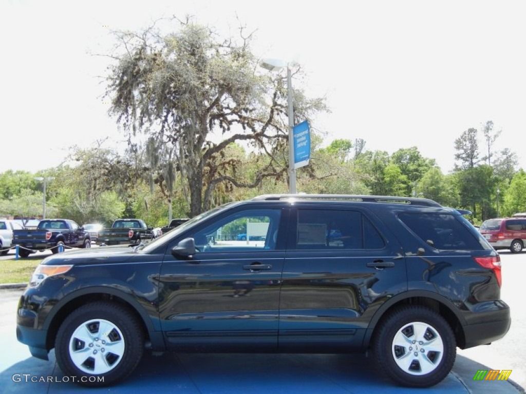 2012 Explorer FWD - Tuxedo Black Metallic / Medium Light Stone photo #2