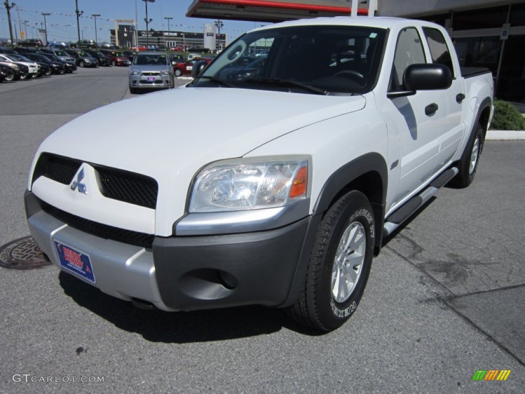 2006 Raider DuroCross Double Cab 4x4 - Arctic White / Slate Gray photo #1