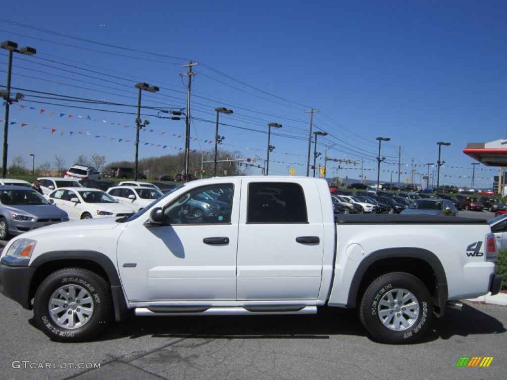2006 Raider DuroCross Double Cab 4x4 - Arctic White / Slate Gray photo #2
