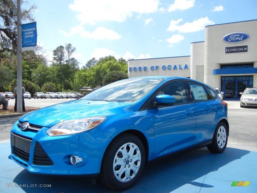 2012 Focus SE 5-Door - Blue Candy Metallic / Charcoal Black photo #1