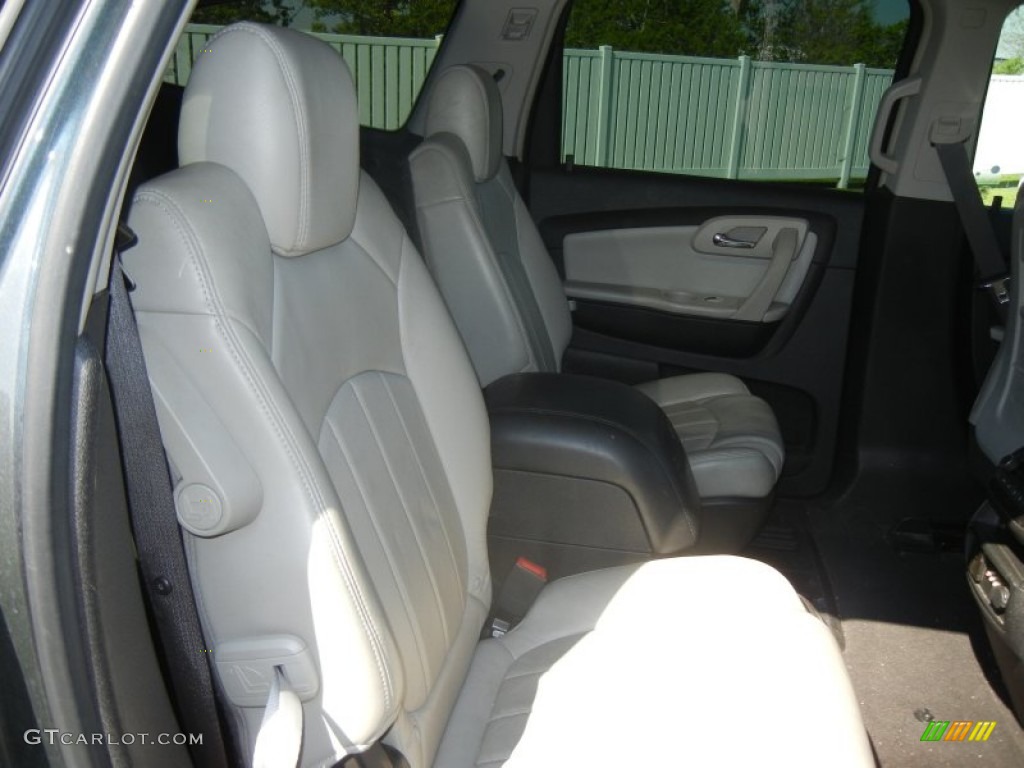 2009 Traverse LTZ - Silver Moss Metallic / Light Gray/Ebony photo #9