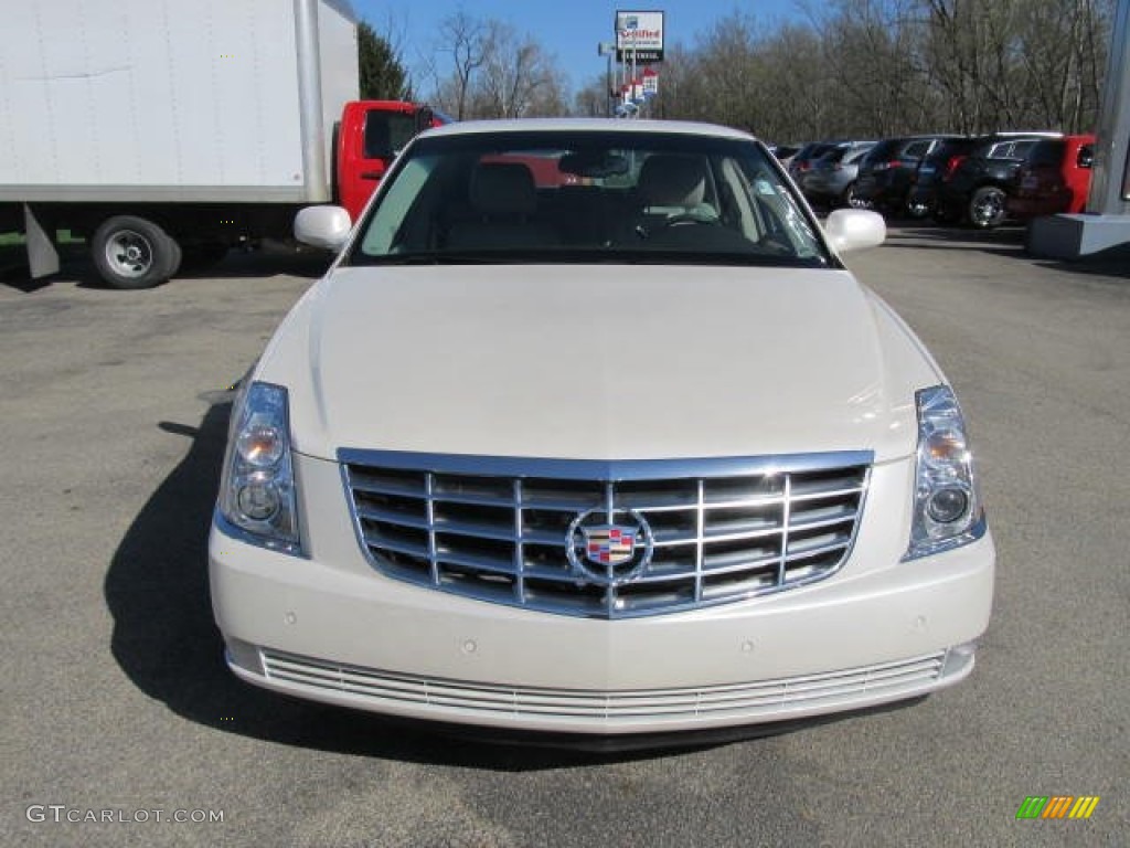 White Diamond Tricoat 2009 Cadillac DTS Standard DTS Model Exterior Photo #62900689