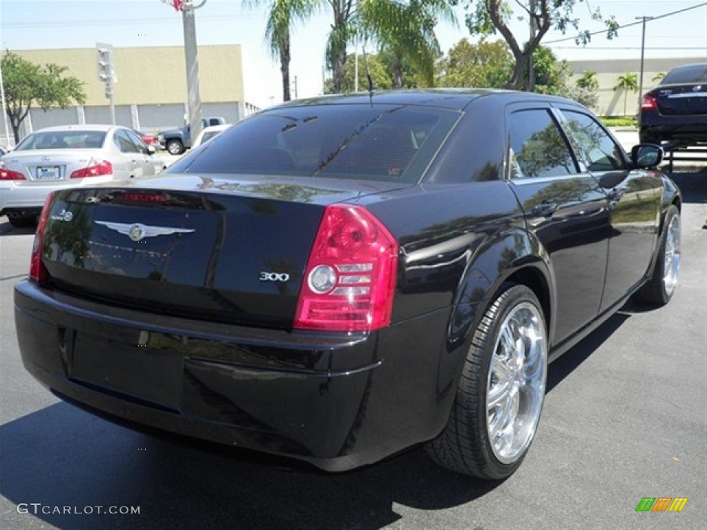 2008 300 LX - Brilliant Black Crystal Pearl / Dark Slate Gray photo #11