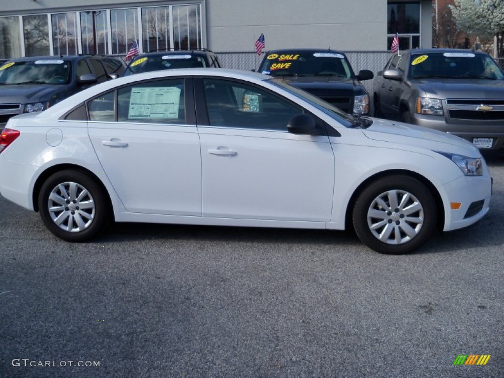 2011 Cruze LS - Summit White / Jet Black/Medium Titanium photo #1