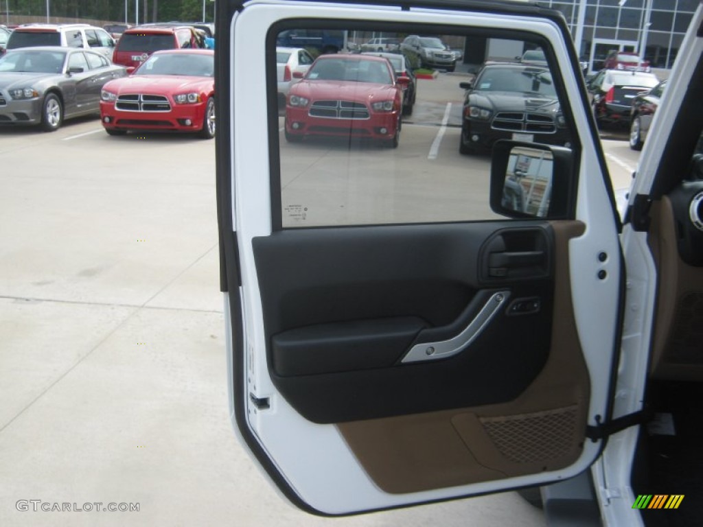 2012 Wrangler Unlimited Sahara 4x4 - Bright White / Black/Dark Saddle photo #15