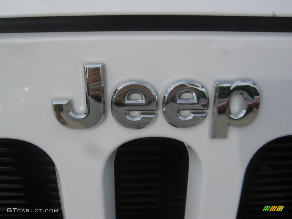 2012 Wrangler Unlimited Sahara 4x4 - Bright White / Black/Dark Saddle photo #22