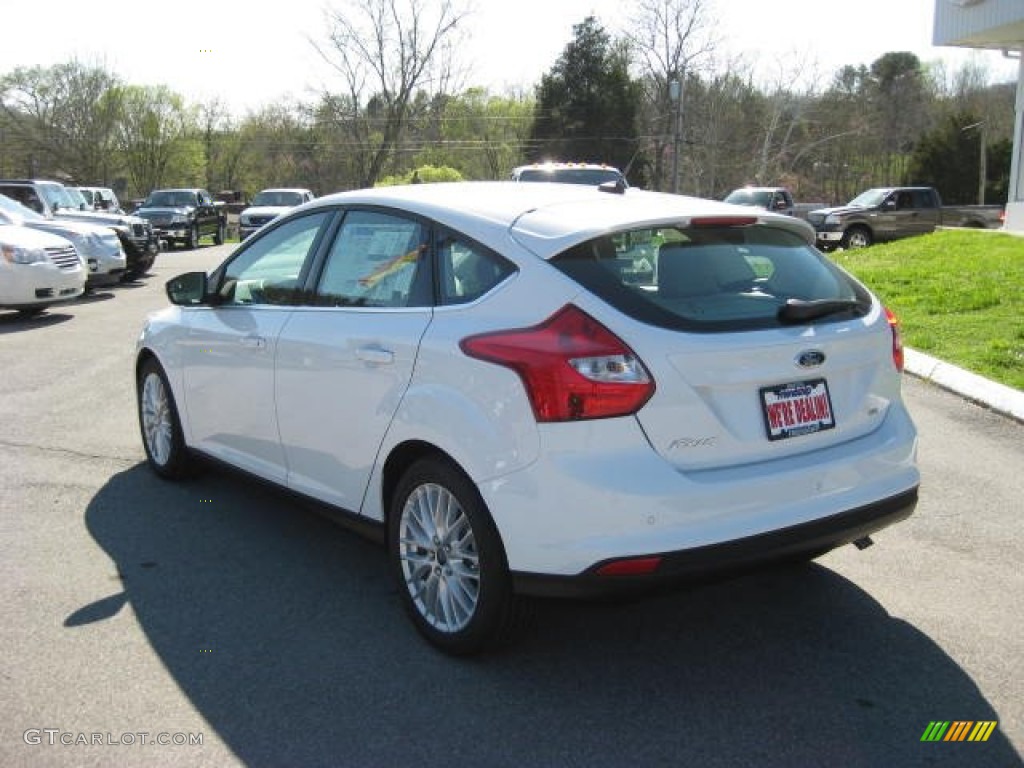 2012 Focus SEL 5-Door - Oxford White / Stone photo #8